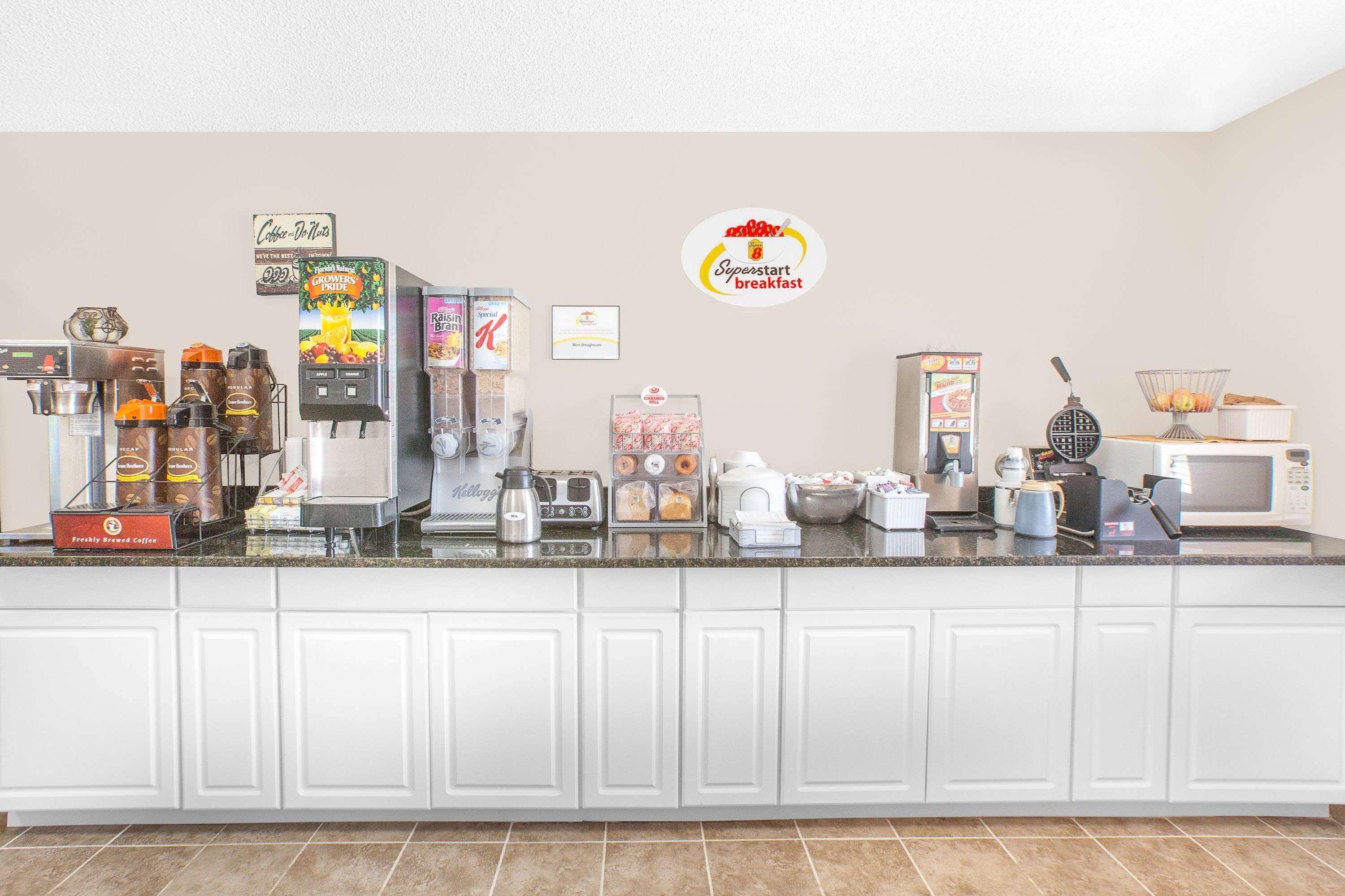 Motel Super 8 By Wyndham Mt Pleasant Mount Pleasant Esterno foto